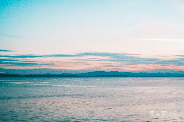 高清摄影 宁静的海与山