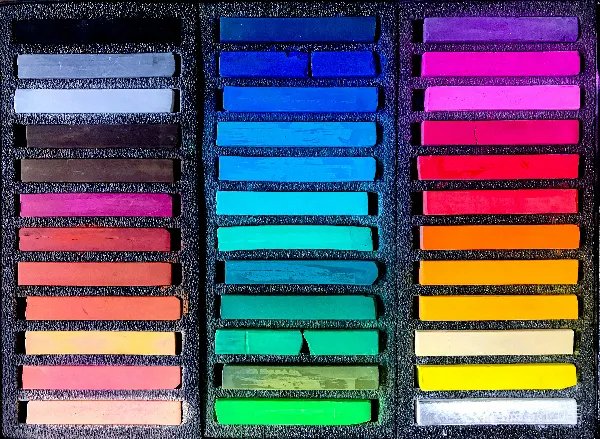 高清摄影 彩色蜡笔的排列
