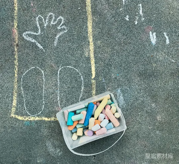 高清摄影 彩色粉笔与涂鸦的创意瞬间