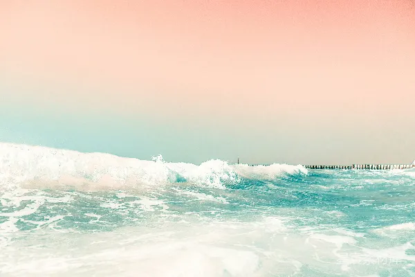 高清摄影 粉蓝渐变的海浪