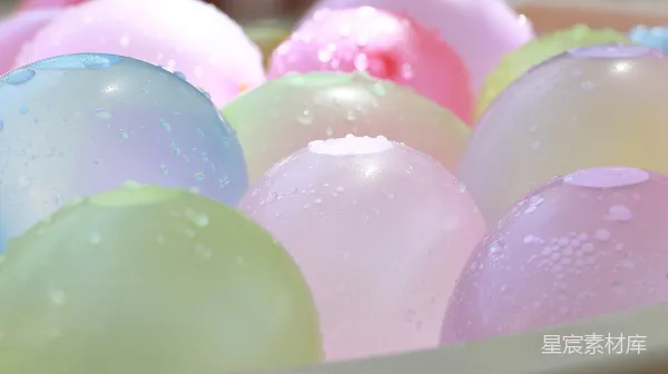 高清摄影 雨后彩色气球