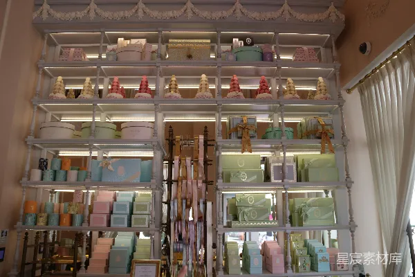 高清摄影 精致礼品店的展示柜