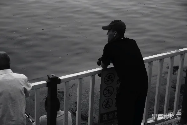 高清摄影 河边的凝望