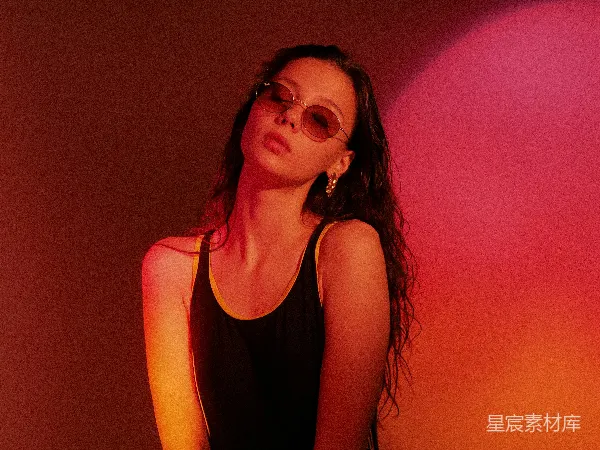 高清摄影 霓虹下的神秘女孩