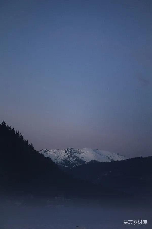 高清摄影 晨曦中的雪山