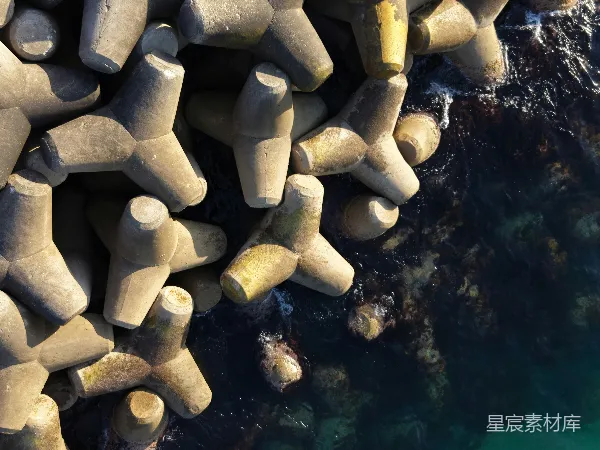 高清摄影 海岸上的混凝土结构