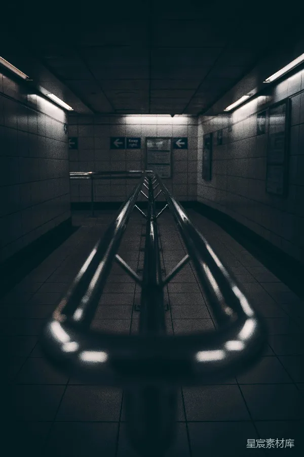 高清摄影 地铁站的通道