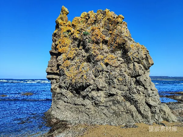高清摄影 海岸边的岩石奇观