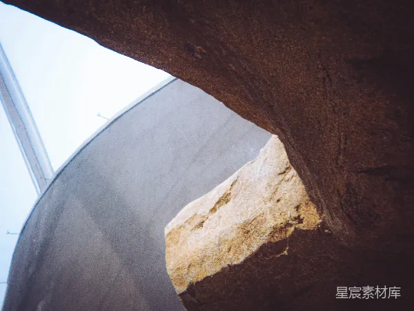 高清摄影 石拱门下的光影