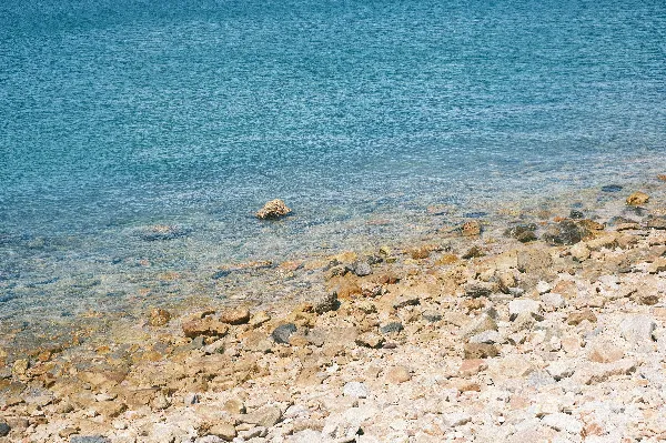 高清摄影 清澈海岸线