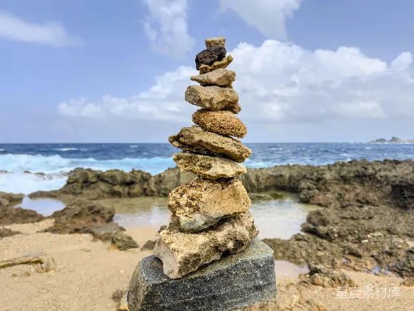 高清摄影 海边的石堆