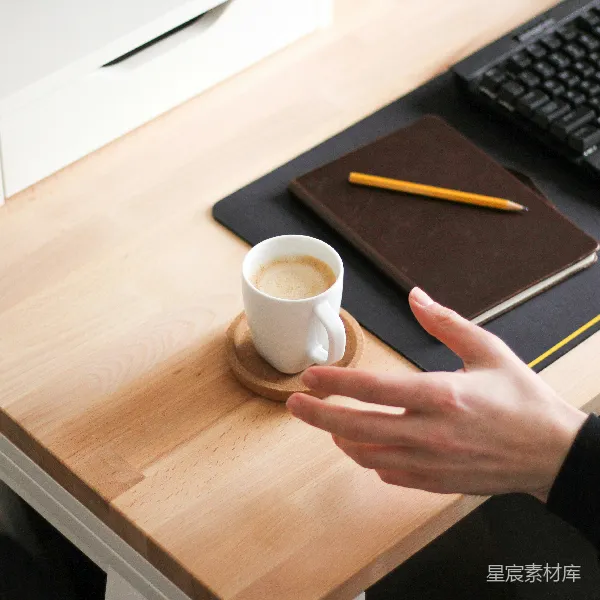 高清摄影 办公桌上的咖啡时光