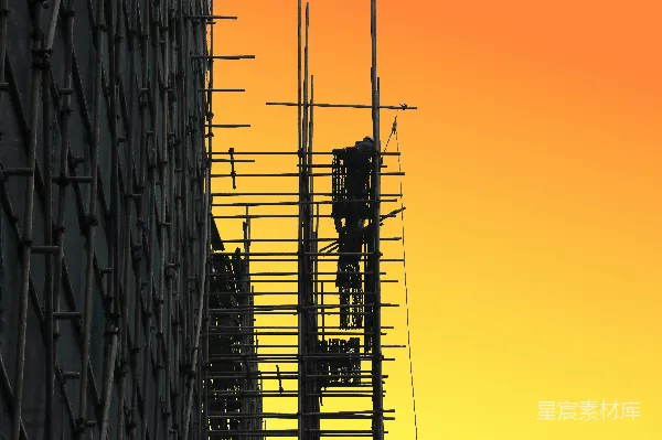高清摄影 夕阳下的建筑工地
