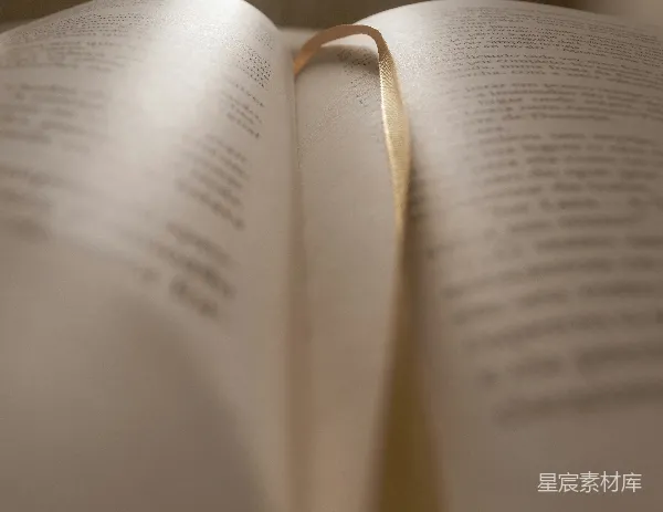 高清摄影 书香里的金色丝带