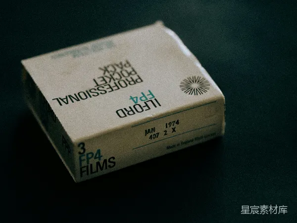高清摄影 ILFORD FP4胶卷包装盒