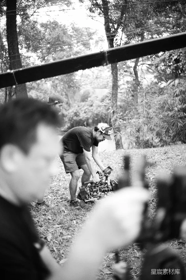 高清摄影 森林中的电影拍摄