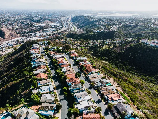 高清摄影 加州山间住宅区鸟瞰图