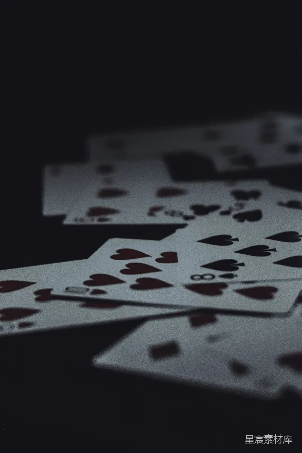 高清摄影 暗夜中的扑克牌