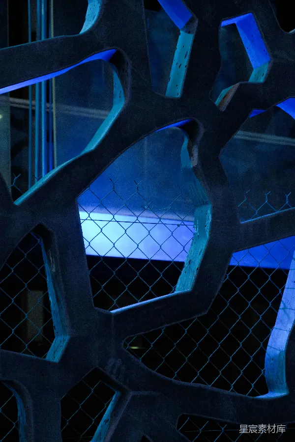 高清摄影 蓝色光影中的工业齿轮