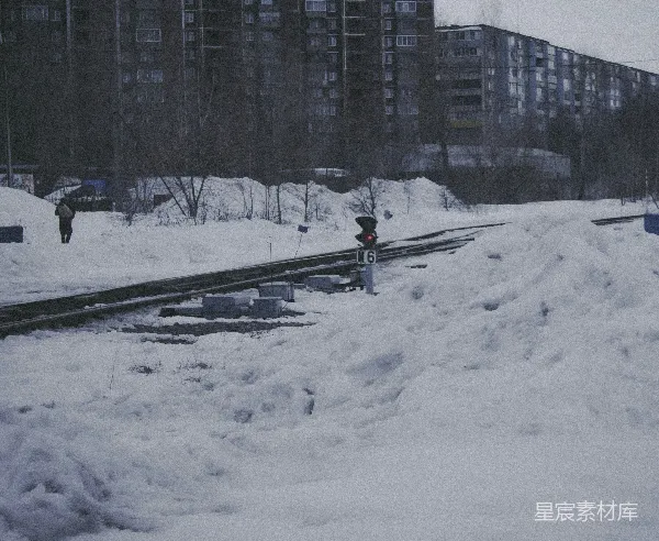 高清摄影 冬日雪景中的铁轨