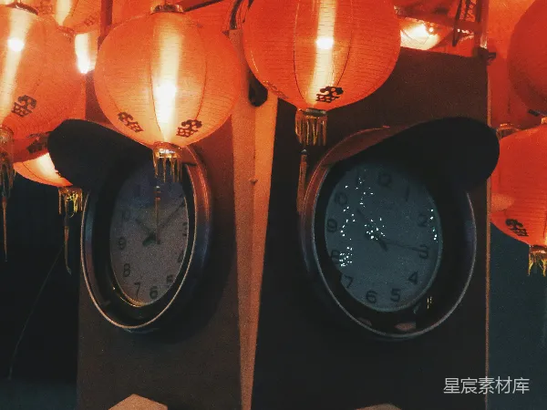 高清摄影 红灯笼与古钟的夜晚