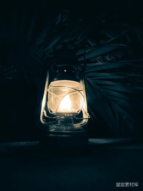 高清摄影 夜幕下的怀旧灯塔