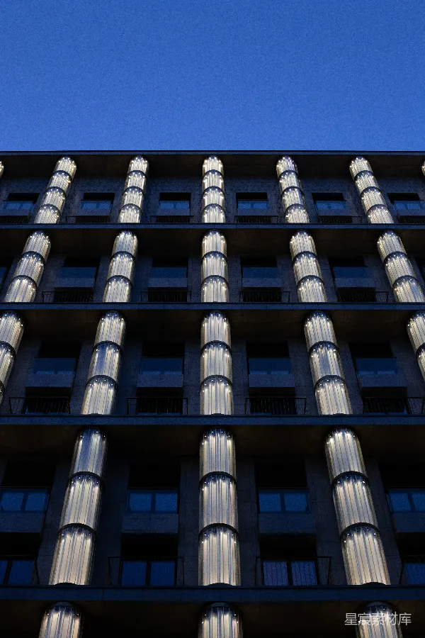 高清摄影 现代建筑夜晚灯火通明