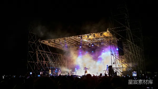 高清摄影 夜晚露天音乐会现场
