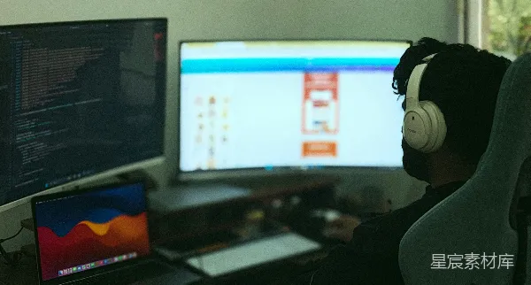 高清摄影 专注办公的程序员