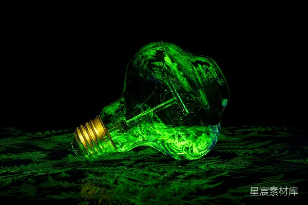 高清摄影 绿色的灯泡与自然的交响