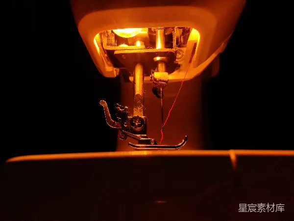 高清摄影 缝纫机的光芒