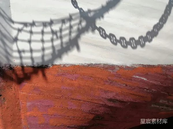 高清摄影 铁链与铁栅的阴影