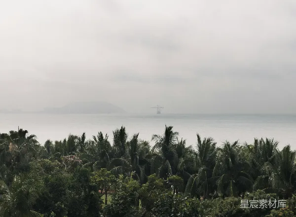 高清摄影 阴雨天下的海边风景