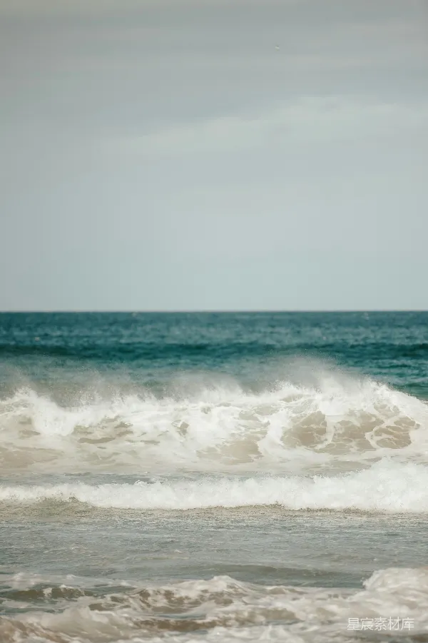 高清摄影 海浪拍打沙滩