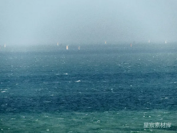 高清摄影 雾中海上风电场