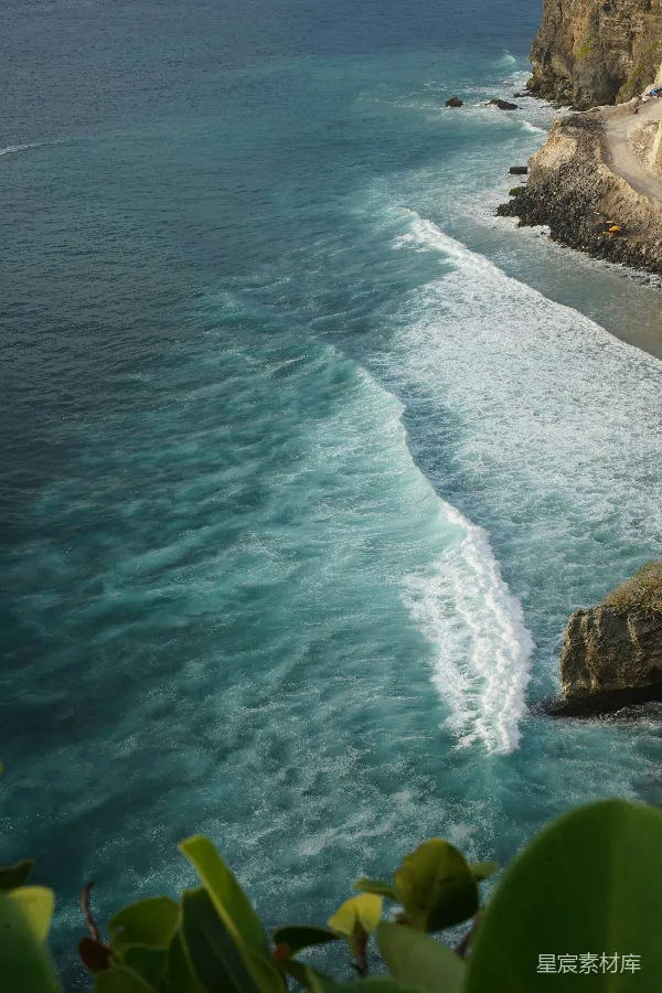 高清摄影 蔚蓝海岸的波浪