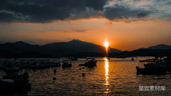 高清摄影 夕阳下的静谧港湾