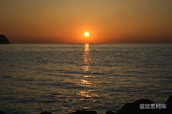 高清摄影 夕阳下的宁静海面