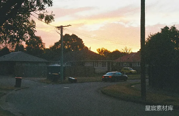 高清摄影 黄昏中的宁静住宅街