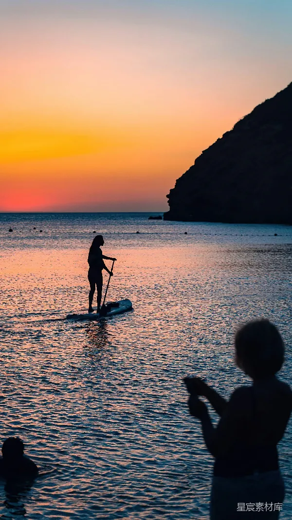 高清摄影 夕阳下的桨板剪影
