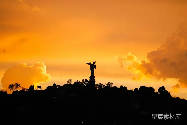 高清摄影 夕阳下的基督雕像