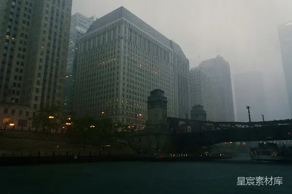 高清摄影 雨中芝加哥河畔