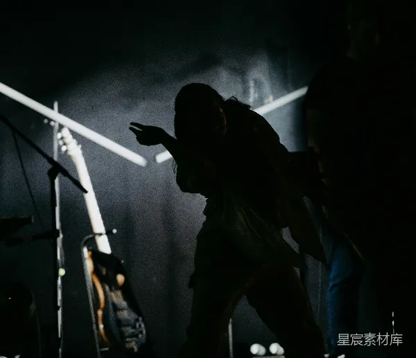 高清摄影 舞台上的剪影舞者