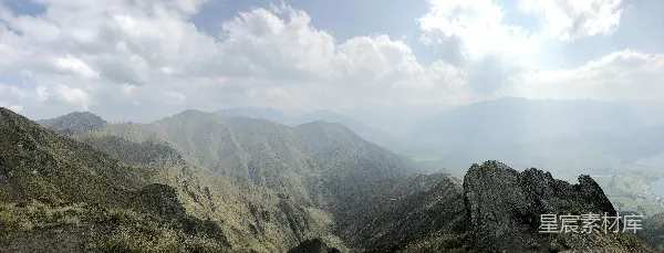 高清摄影 群山环绕的壮丽景色