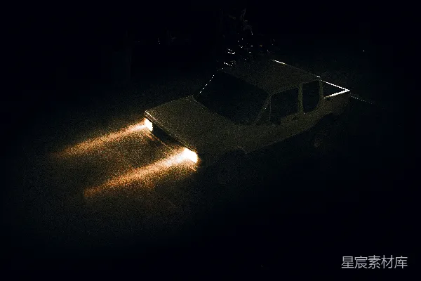 高清摄影 夜幕下的探险车