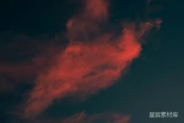 高清摄影 夜空中红色的烟雾