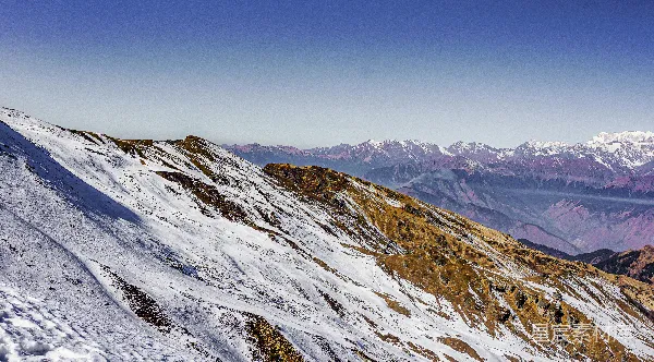 高清摄影 雪山之巅的壮丽景色