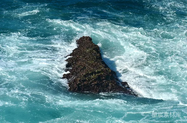 高清摄影 海浪冲击岩石