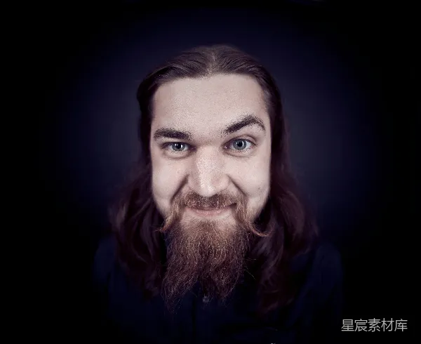 高清摄影 长发胡须男子微笑肖像