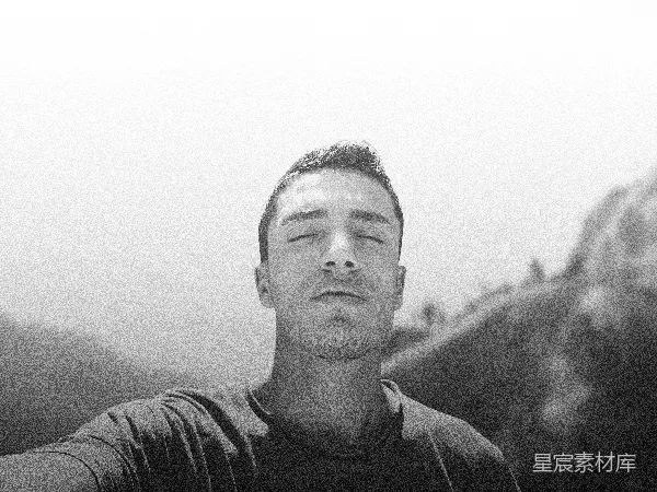 高清摄影 黑白肖像：宁静的自拍